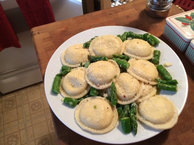Cheese Ravioli With Asparagus In A Garlic Butter Sauce