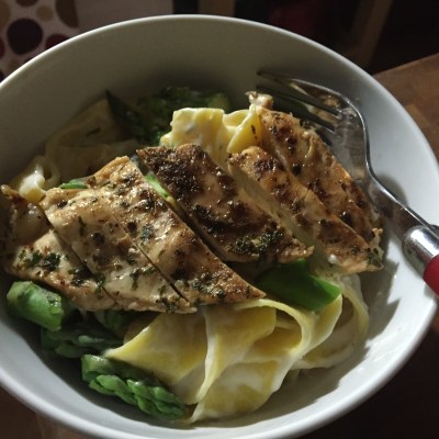Pappardelle Alfredo with Blackened Chicken