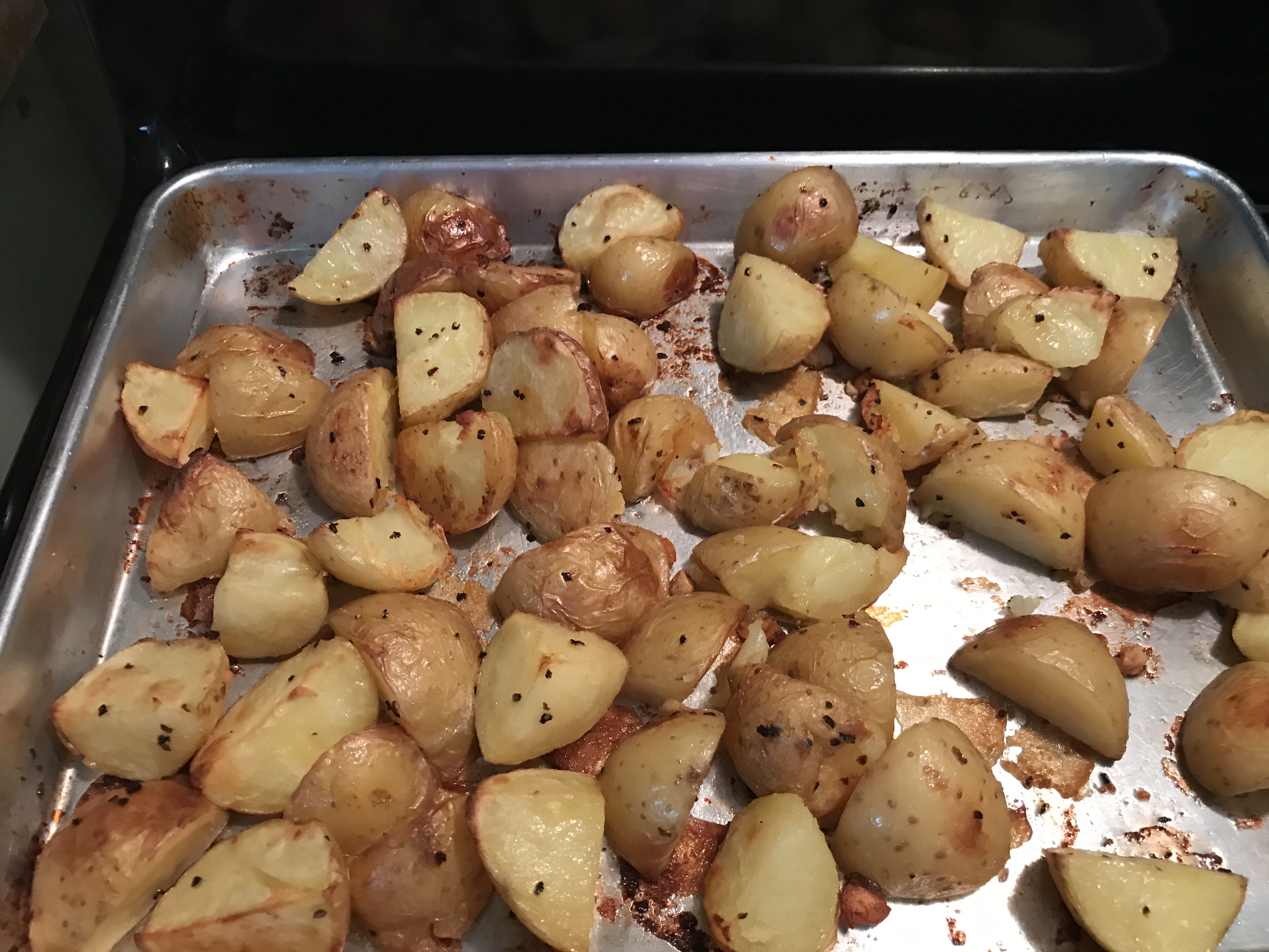 Roasted Potatoes With Red Peppers And Garlic (3)