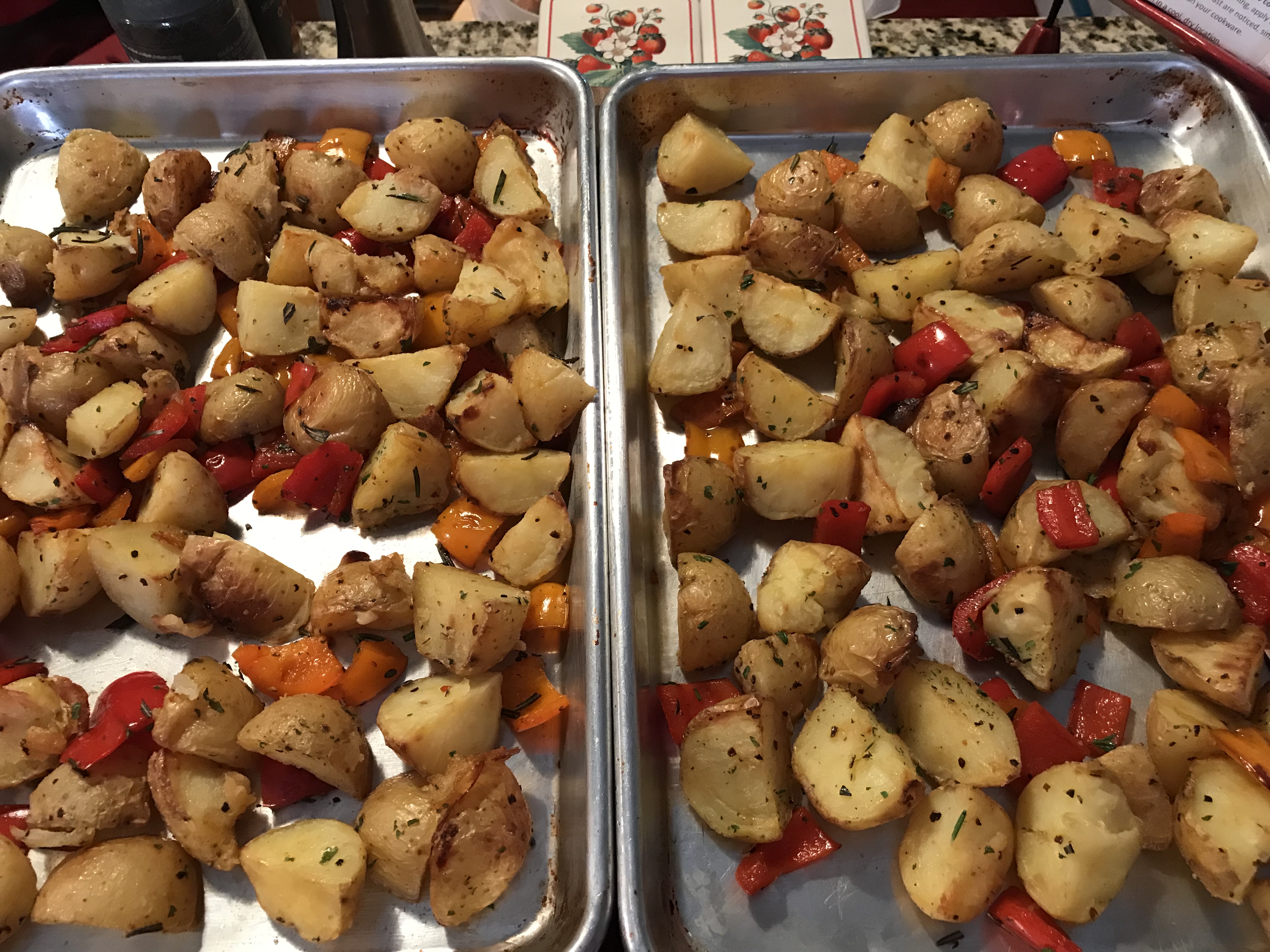 Roasted Potatoes With Red Peppers And Garlic (8)