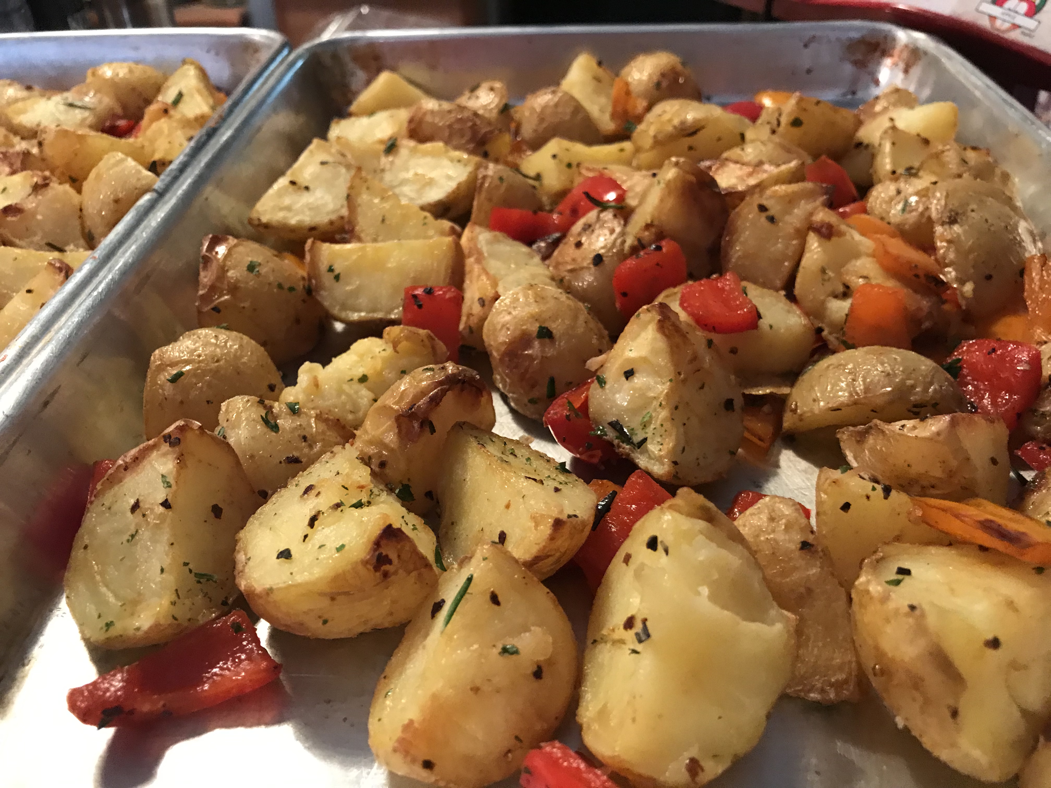 Roasted Potatoes With Red Peppers And Garlic (9)