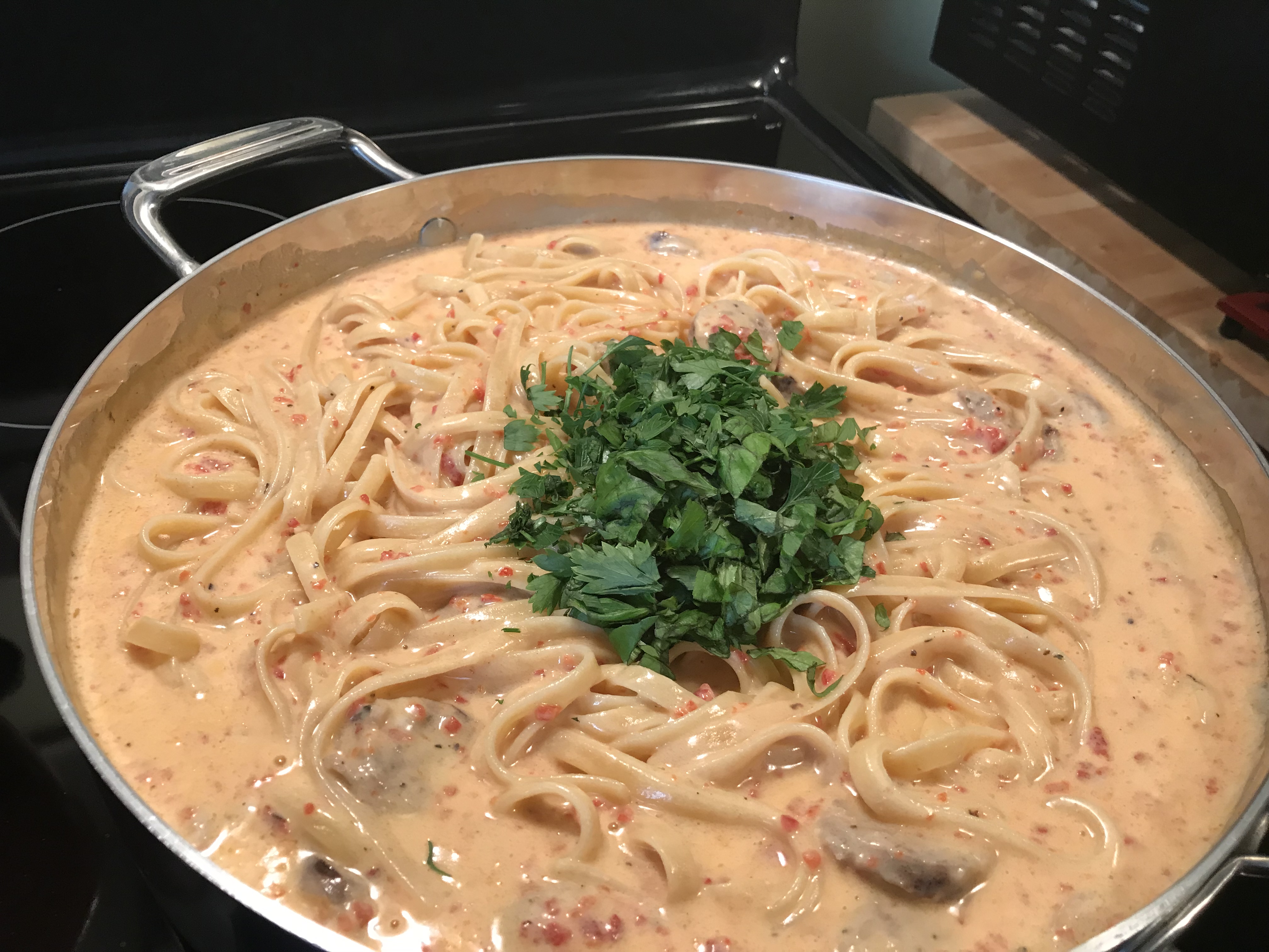 Roasted Red Pepper Alfredo With Sweet Italian Sausage (31)